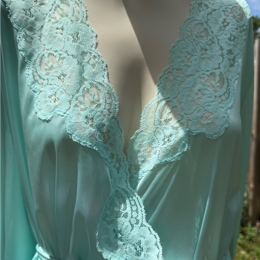 Vanity Fair Aqua Robe - Picture 3 of 4